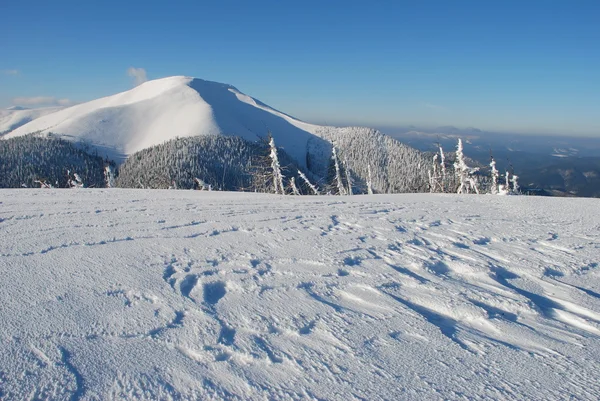 Montagna bianca invernale . — Foto Stock
