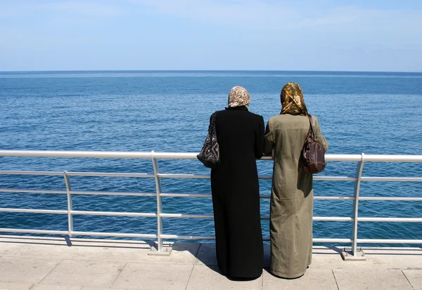 Two muslim women — Stock Photo, Image