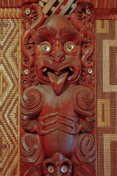 Maori houtsnijwerk Rechtenvrije Stockfoto's
