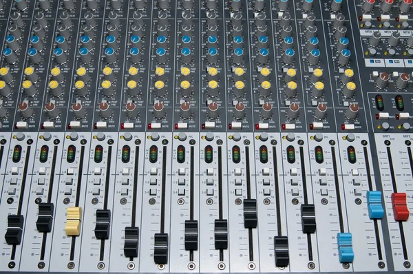 Miscelatore audio professionale primo piano — Foto Stock