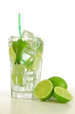 Caipirinha kokteyl