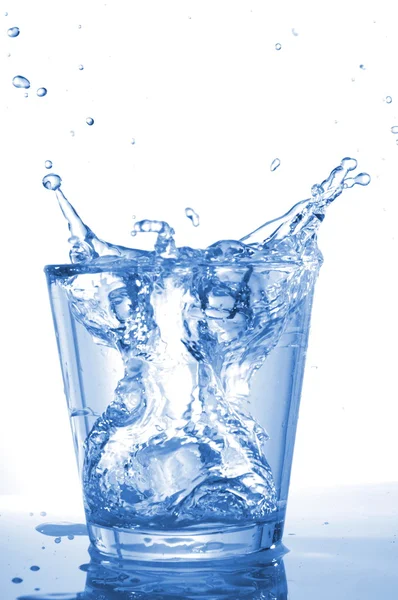 Agua en vidrio —  Fotos de Stock