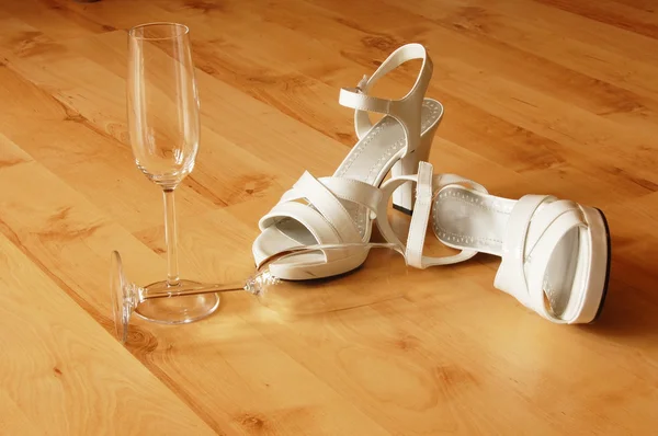 Sexy high heel and champagne glass — Stock Photo, Image