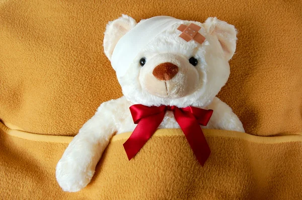 Nemocný teddy — Stock fotografie