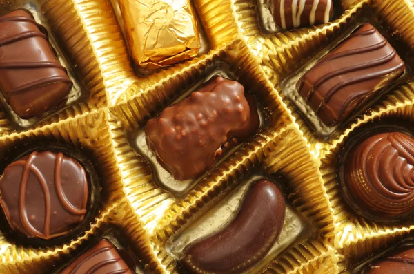 Schokoladentrüffel in einer Schachtel — Stockfoto