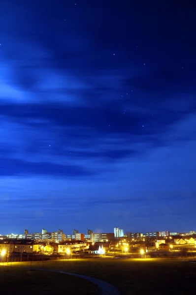 Skyline på natten — Stockfoto