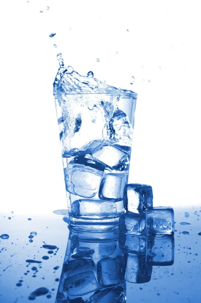 Vaso de agua dulce — Foto de Stock