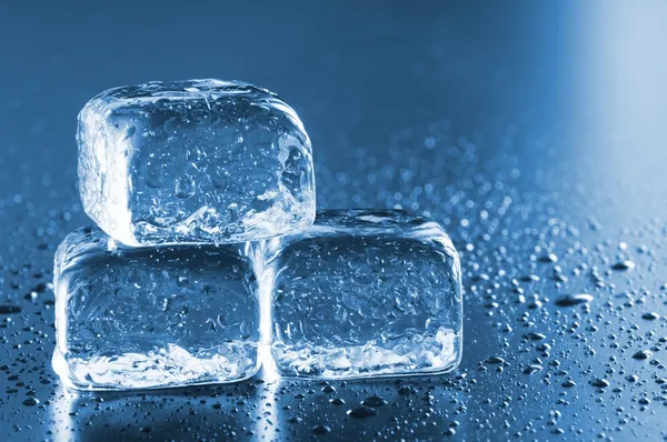 Cubi di ghiaccio freschi — Foto Stock