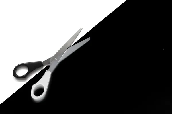Schere in schwarz und weiß — Stockfoto
