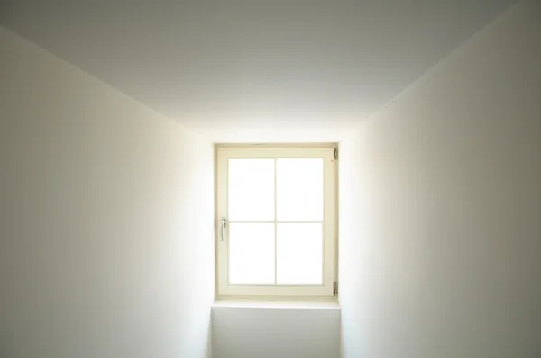 Fenster mit weißem Raum — Stockfoto