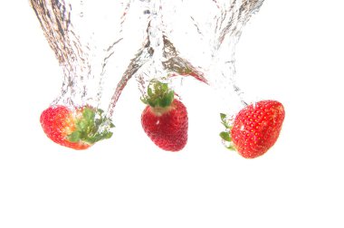 Strawbarry fruit in water clipart