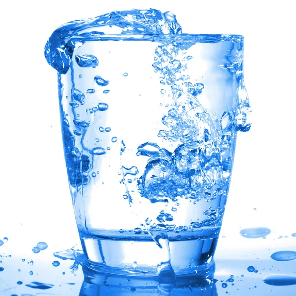 Bebida de água — Fotografia de Stock