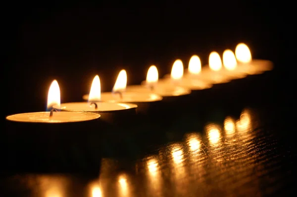 Романтические свечи — стоковое фото