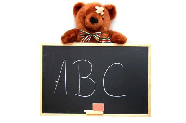 Teddy och blackboard — Stockfoto