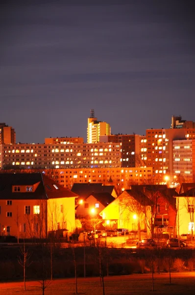 Місто і небо вночі — стокове фото