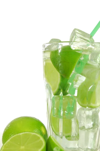 Зеленый коктейль — стоковое фото