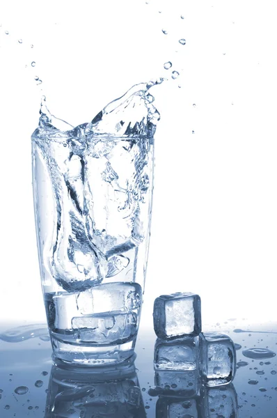 Woda szklana — Zdjęcie stockowe