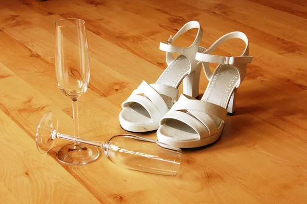 Sexy high heel and champagne glass — Stock Photo, Image