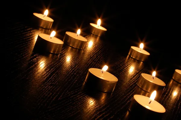 Світлі свічок романтичний — стокове фото