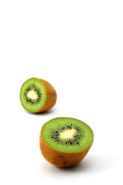 Kiwi fruits isolés sur fond blanc — Photo