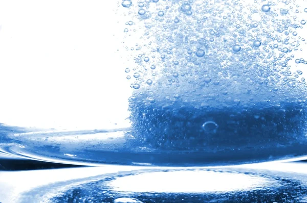 Tablett i vatten — Stockfoto