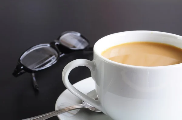 Kopje koffie in het kantoor — Stockfoto