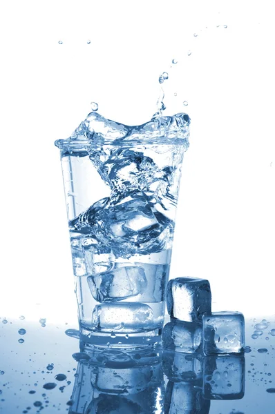 Kopp vatten — Stockfoto