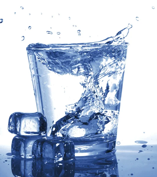 Agua en vidrio Fotos de stock libres de derechos