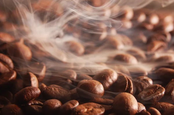 Granos de café con vapor —  Fotos de Stock
