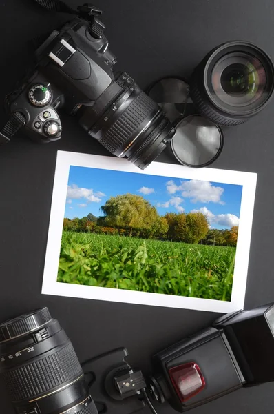 デジタル一眼レフ カメラとイメージ — ストック写真