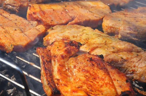 Hús a barbecue-n — Stock Fotó