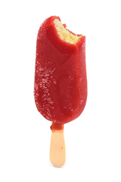 Lolly de hielo rojo con un bocado tomado —  Fotos de Stock
