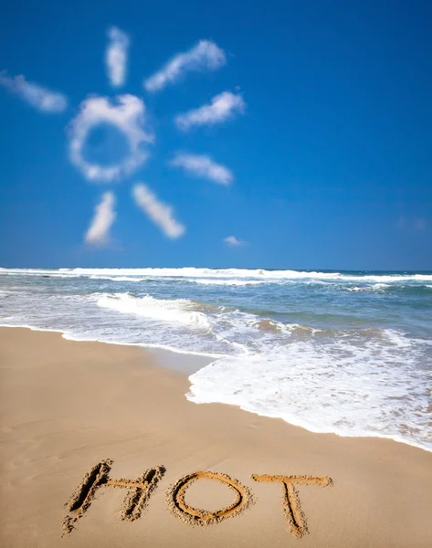 Cloud and hot on beach — Stock Photo, Image