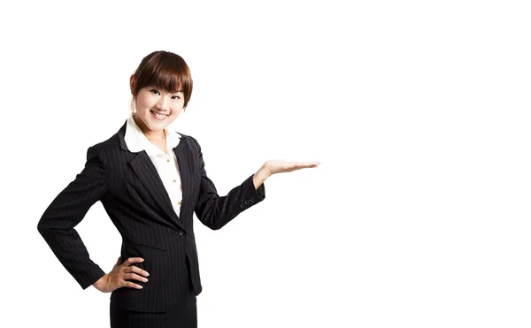 Asiatische junge lächelnde Geschäftsfrau — Stockfoto