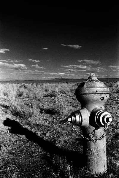 一个生锈的老美式消防栓 — 图库照片