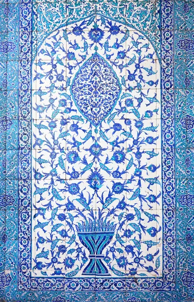 Traditional Oriental Tiles / handmade art — Stock Photo, Image