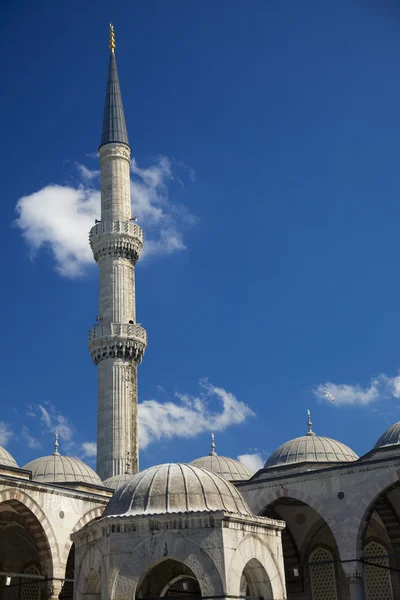 蓝色清真寺庭院 / 伊斯坦布尔 — 图库照片