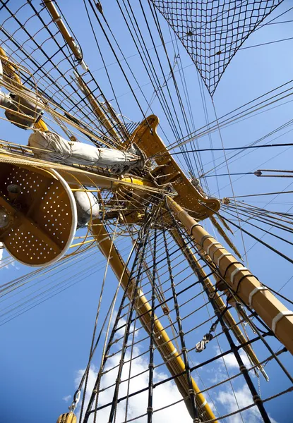Oude zeilboot tuigage / mast — Stockfoto