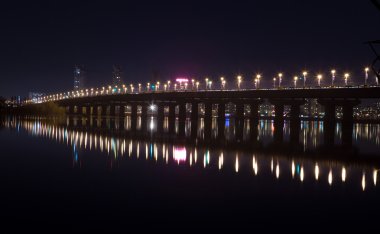 Kiev Şehir Köprüsü