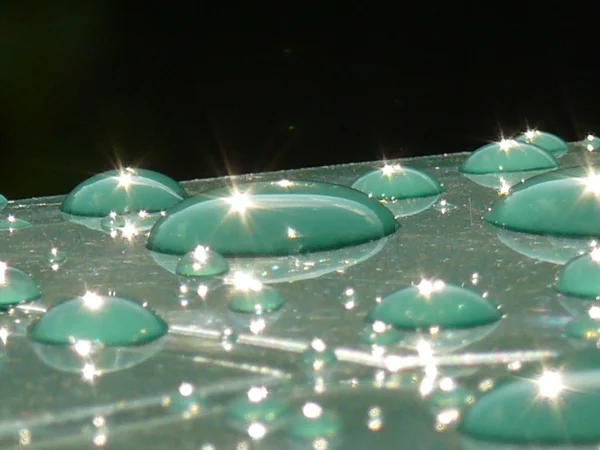 輝く滴の水 — ストック写真