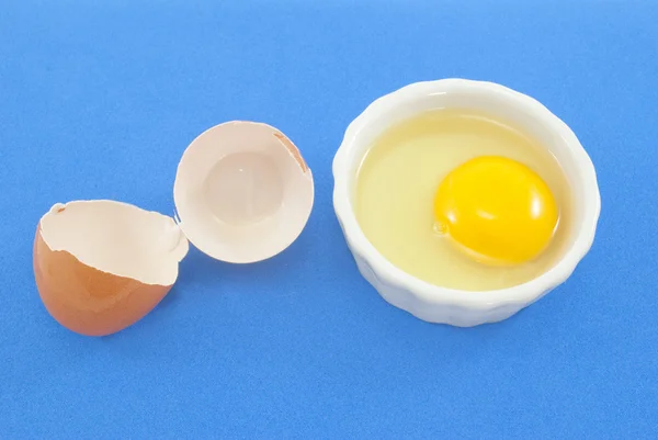 Huevo y cáscara — Foto de Stock