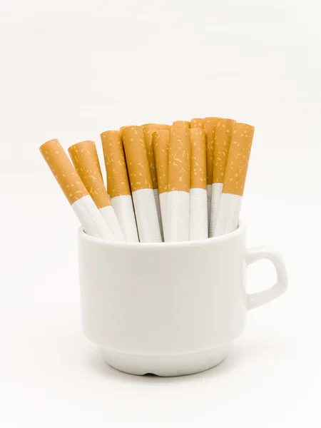 Tasse Kaffee und Zigaretten — Stockfoto