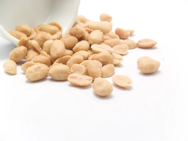 Amendoins descascados e salgados — Fotografia de Stock