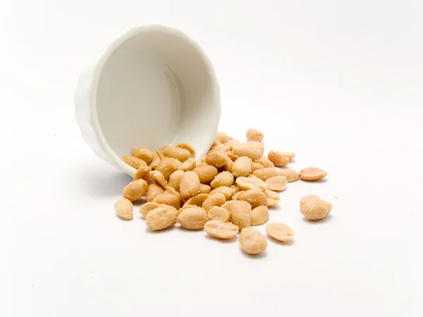 Amendoins descascados e salgados — Fotografia de Stock