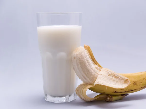 Plátano y leche —  Fotos de Stock