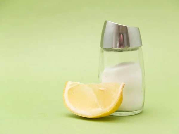 Solą i cytryną — Zdjęcie stockowe