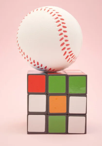 Quebra-cabeças e beisebol — Fotografia de Stock