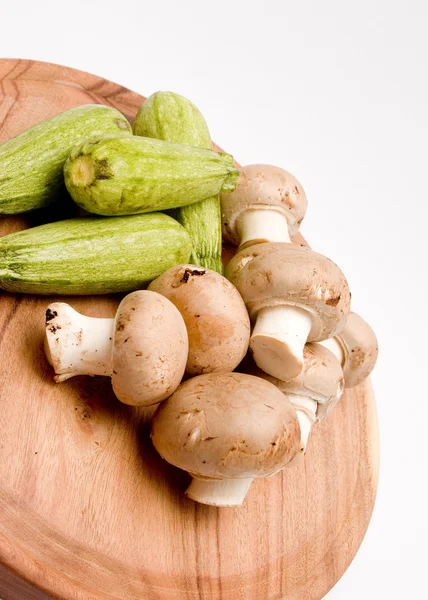 Abobrinha e cogumelos — Fotografia de Stock