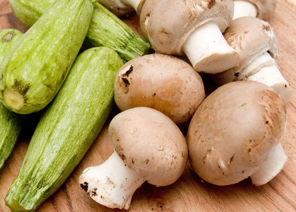 Zucchine e funghi — Foto Stock