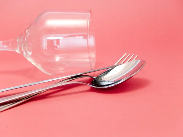 컵과 칼 붙이pohár és evőeszköz — Stock Fotó